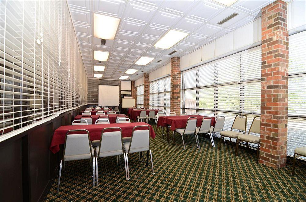 Clarion Pointe Bloomington-Normal Near I-55 And University Negocio foto